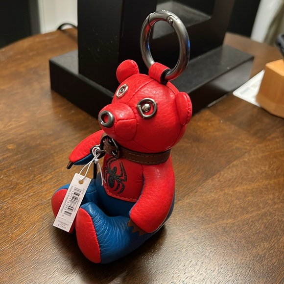 COACH x Marvel Collab Keychain SPIDER-MAN - Picture 2 of 6